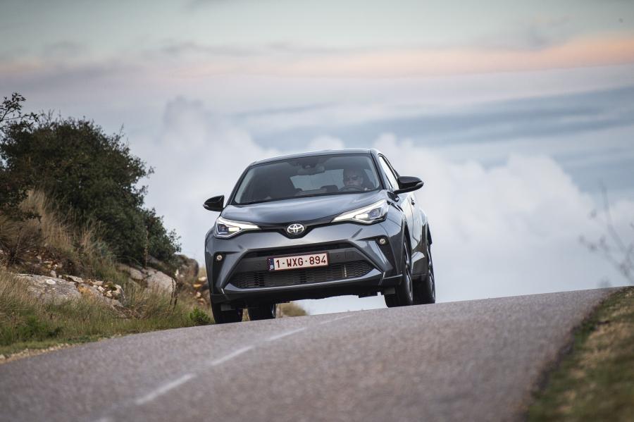  Toyota C-HR Hybrid 2019 года  (WW) (фото 159 из 174)